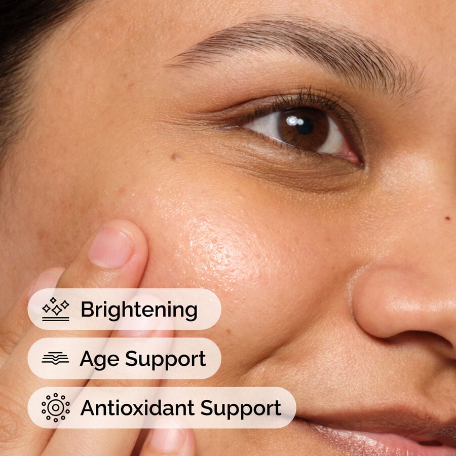 Model Application of The Ordinary Resveratrol 3% + Ferulic Acid 3% 