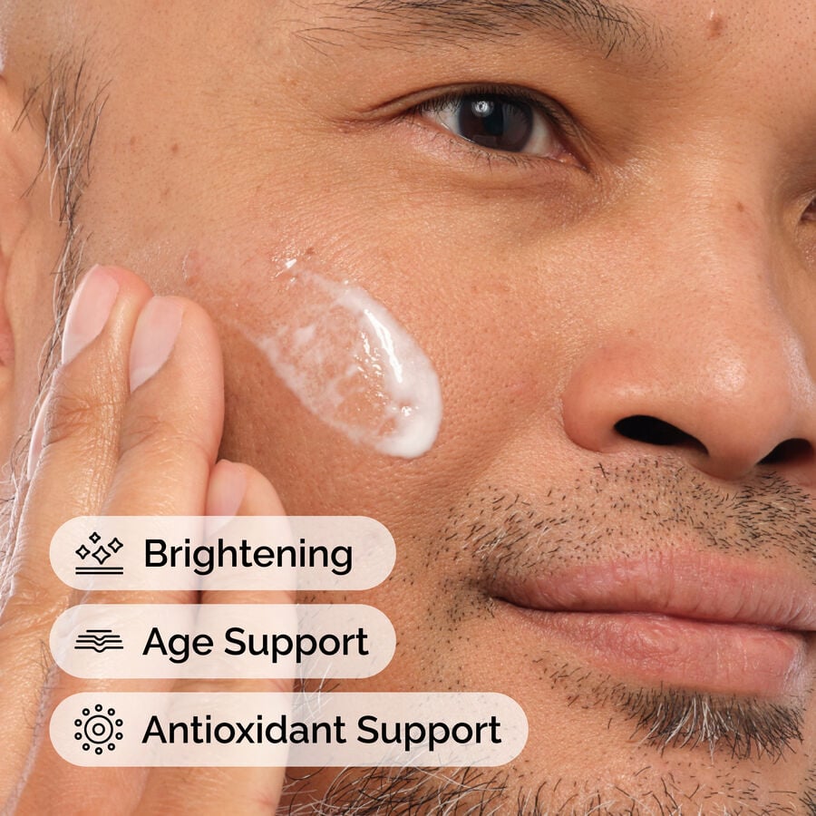 Model Application of The Ordinary Vitamin C Suspension 23% + HA Spheres 2% 